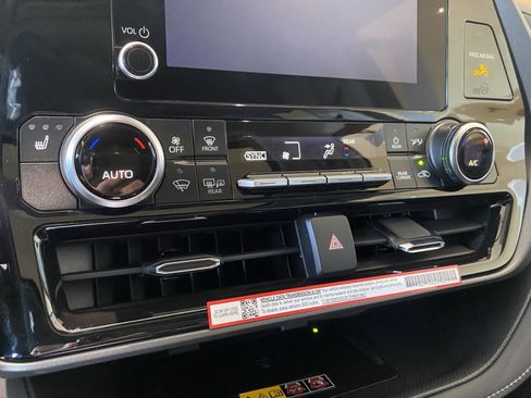 New 2026 Toyota Highlander XLE image 29