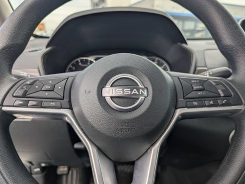 Used 2025 Nissan Altima 2.5 SV FWD image 19