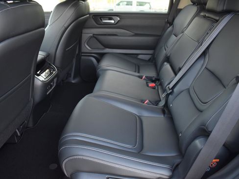 New 2026 Nissan Armada SV image 41