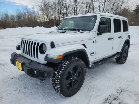 Used 2022 Jeep Wrangler Unlimited Sahara image 1
