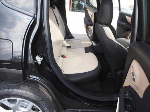 Used 2015 Jeep Renegade Latitude image 7