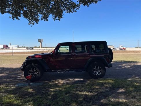 Used 2021 Jeep Wrangler Unlimited Rubicon image 2