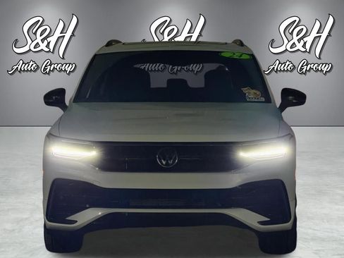 Used 2024 Volkswagen Tiguan SE R-Line image 25