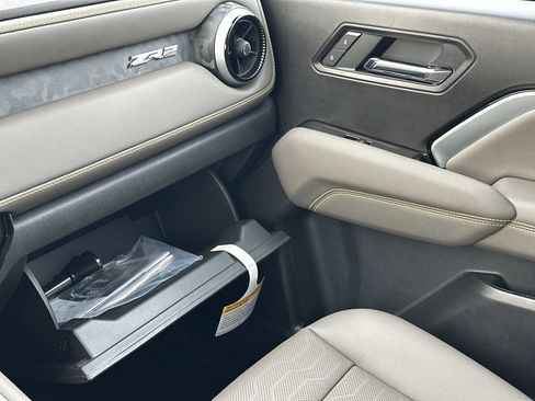 Certified 2025 Chevrolet Colorado ZR2 w/ Technology Package image 33