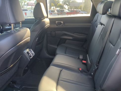 New 2026 Kia Sorento S image 13