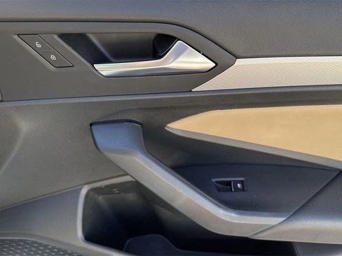 Used 2021 Volkswagen Jetta SE image 44