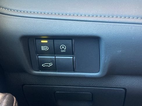 Certified 2024 Toyota Highlander LE AWD/4WD image 32
