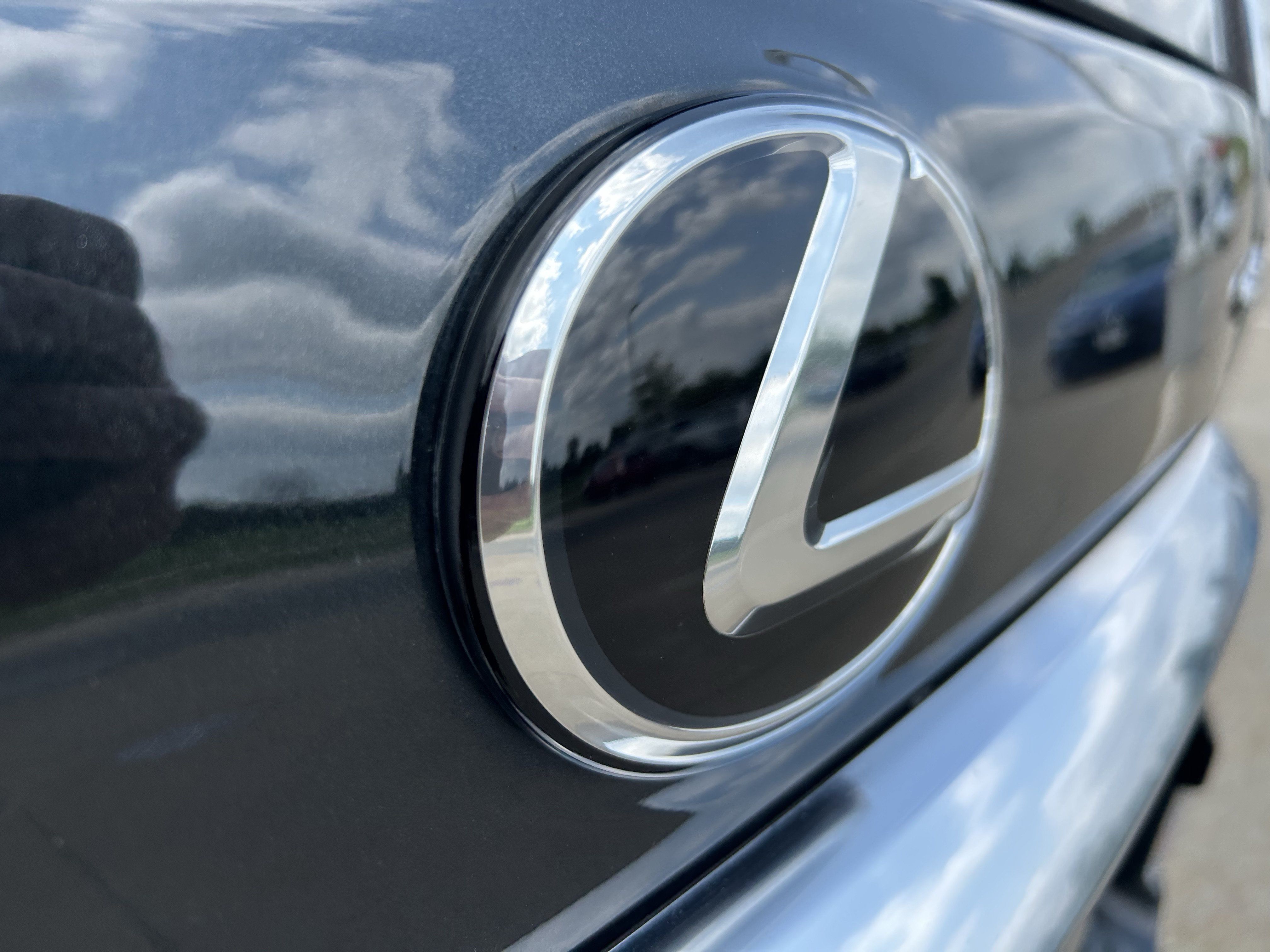 Used 2023 Lexus GX 460 Luxury w/ Sport Design Package AWD/4WD image 7