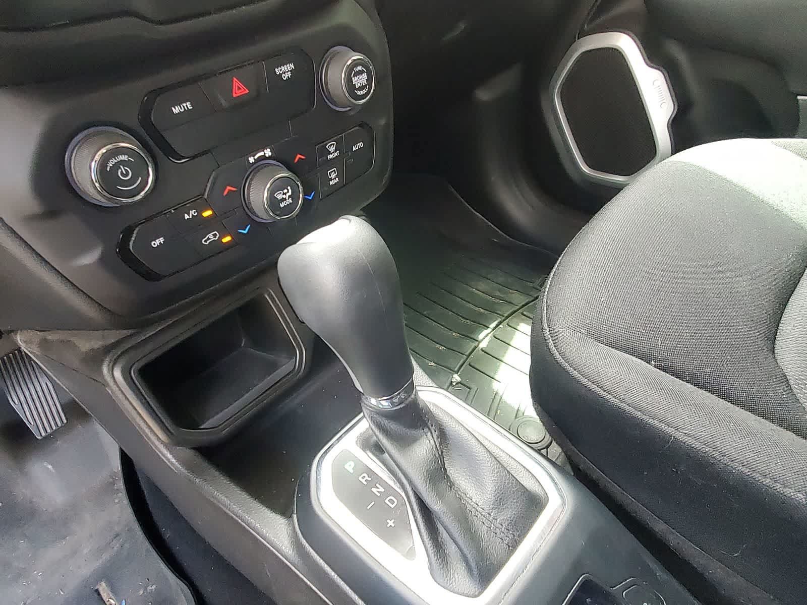 Used 2018 Jeep Renegade Sport w/ Power & Air Group FWD image 15