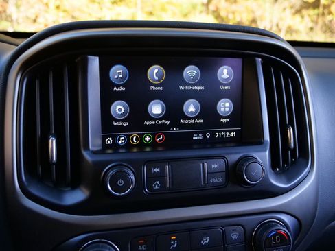 Used 2022 Chevrolet Colorado Z71 image 9