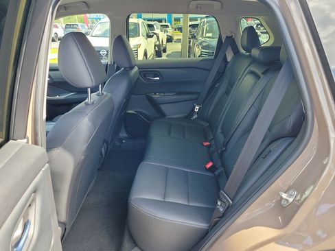 Certified 2025 Nissan Rogue SL FWD image 15