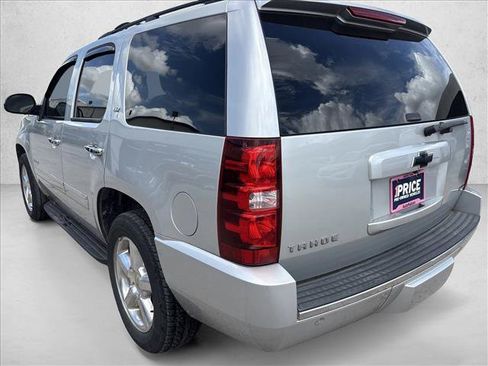 Used 2011 Chevrolet Tahoe LTZ RWD image 3