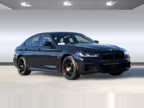 Used 2023 BMW 530e w/ Executive Package image 6