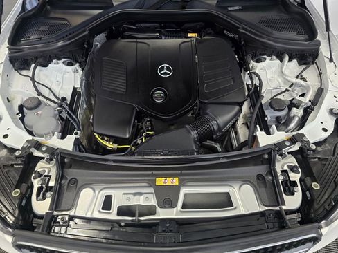 Used 2025 Mercedes-Benz GLC 300 image 10