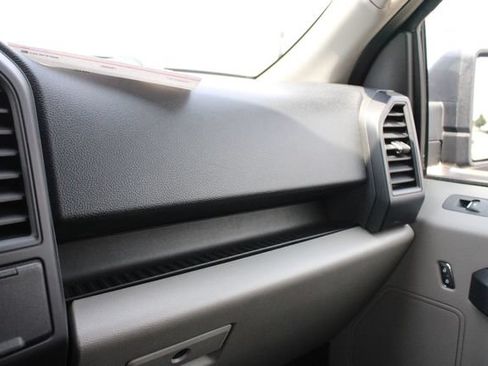 Used 2019 Ford F150 XL w/ Equipment Group 101A Mid AWD/4WD image 17