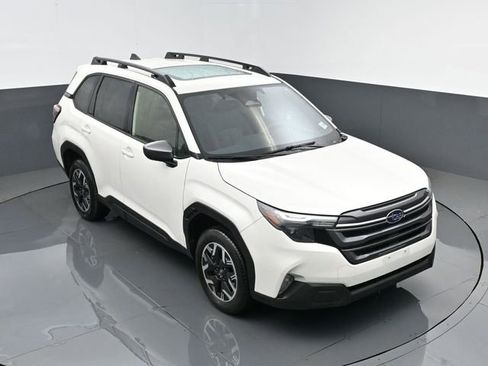 Used 2025 Subaru Forester Premium image 20