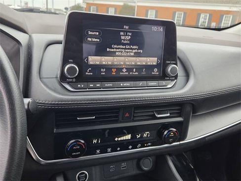 Used 2023 Nissan Rogue SV image 19