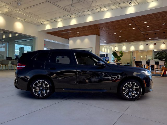 Used 2025 BMW X3 xDrive30i AWD/4WD image 6