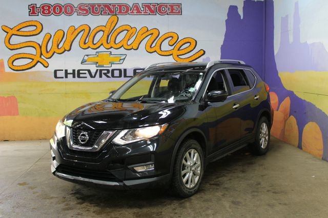Used 2017 Nissan Rogue SV AWD/4WD image 2