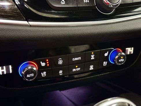 Used 2020 Buick Enclave Avenir w/ Avenir Technology Package image 17