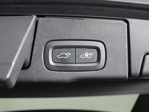 Used 2023 Volvo XC60 B5 Plus w/ Climate Package image 58