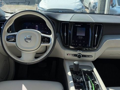 Used 2023 Volvo XC60 B5 Plus w/ Climate Package image 4