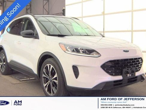 Used 2022 Ford Escape SE w/ SE Sport Appearance Package image 1