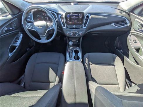 Used 2024 Chevrolet Malibu LT image 18