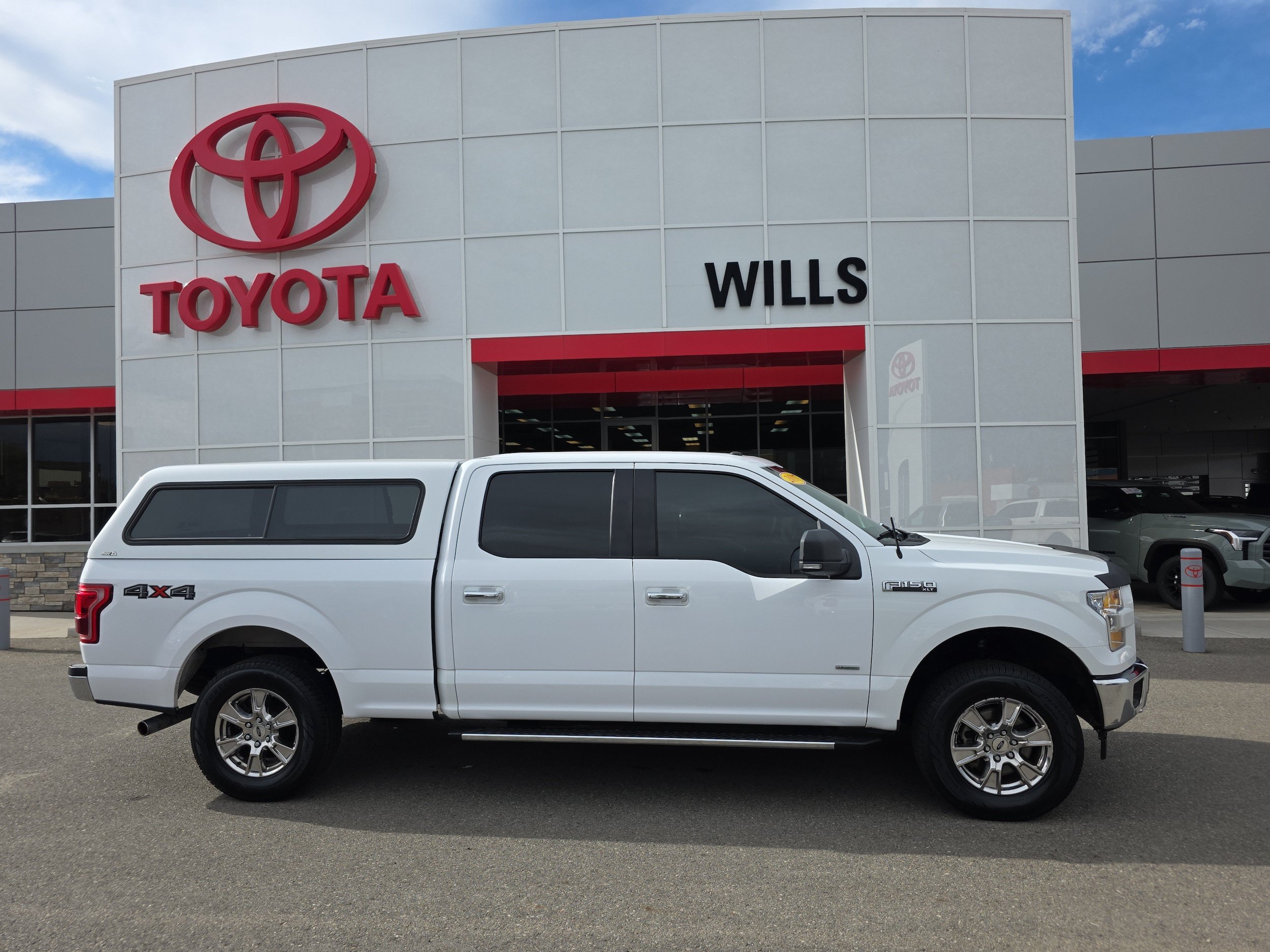 Used 2017 Ford F150 XLT w/ Equipment Group 302A Luxury AWD/4WD image 1