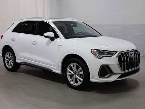 Certified 2025 Audi Q3 2.0T Premium w/ Convenience Package image 13