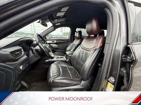 Used 2020 Ford Explorer Platinum w/ Premium Technology Package AWD/4WD image 8