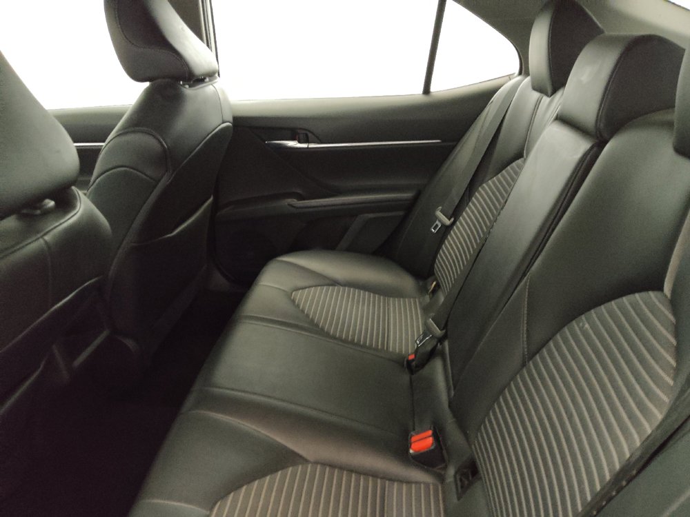 Used 2022 Toyota Camry SE FWD image 18
