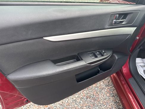 Used 2010 Subaru Legacy 2.5i Premium image 12