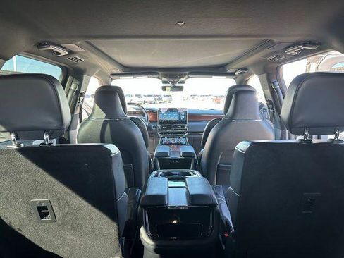 Used 2023 Lincoln Navigator L Reserve image 9