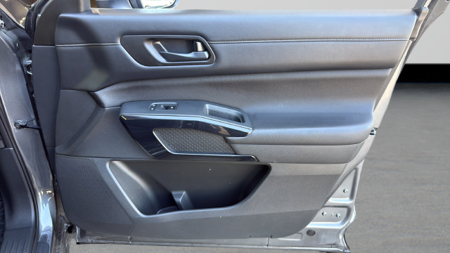 Used 2023 Nissan Pathfinder S FWD image 26
