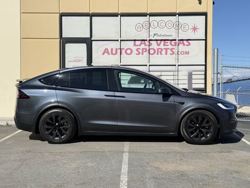 Used 2023 Tesla Model X image 40
