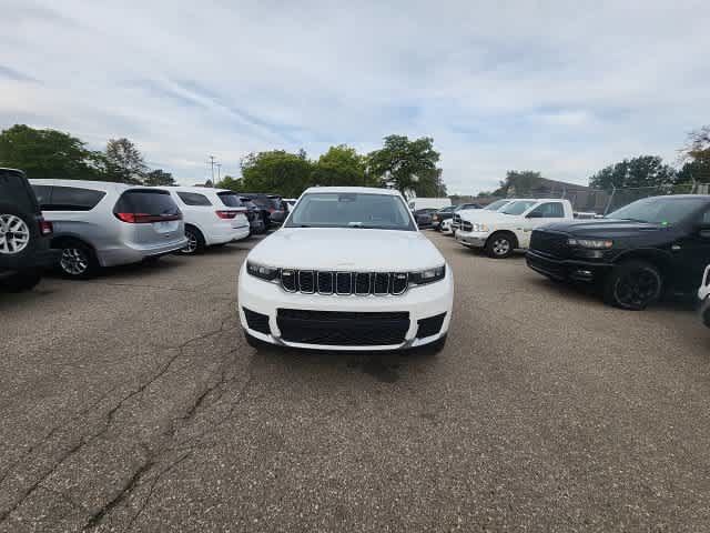 Used 2023 Jeep Grand Cherokee L Laredo AWD/4WD image 5