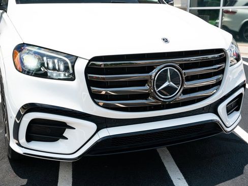 Used 2024 Mercedes-Benz GLS 450 4MATIC image 5