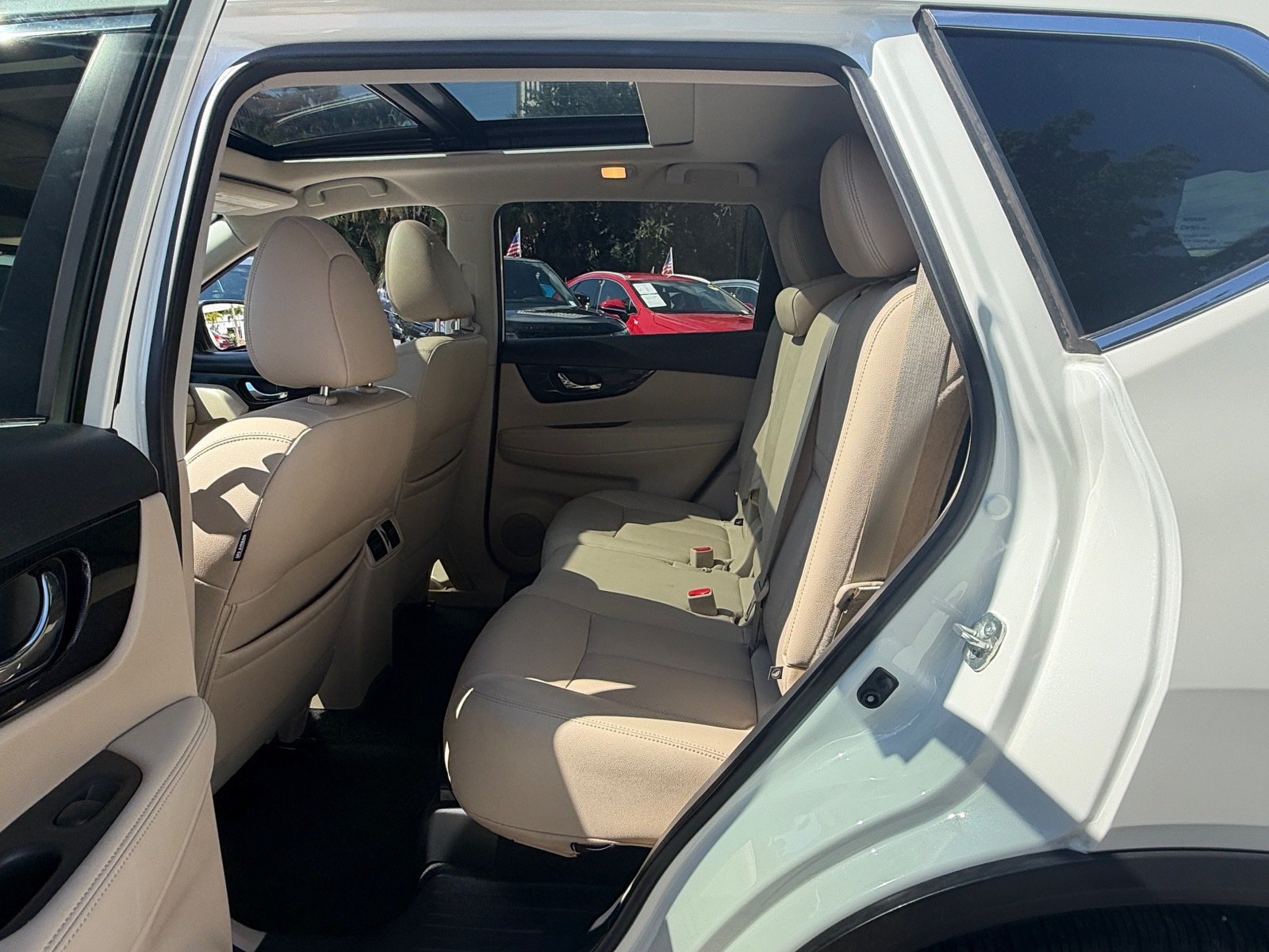 Used 2019 Nissan Rogue SL w/ Premium Package FWD image 11