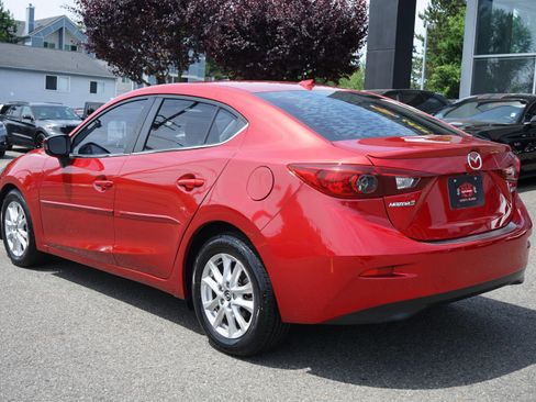 Used 2015 MAZDA MAZDA3 i Touring w/ Technology Package FWD image 3