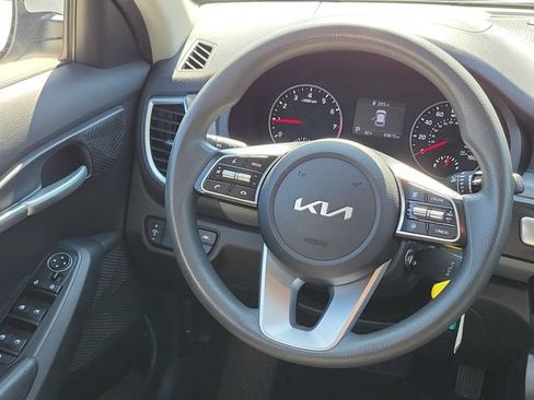 Used 2023 Kia Seltos LX AWD/4WD image 17
