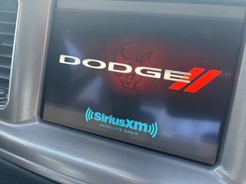 Used 2023 Dodge Charger SXT image 4