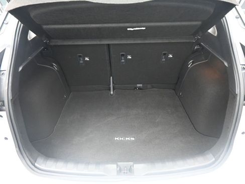 Used 2021 Nissan Kicks SR w/ SR Premium Package image 19