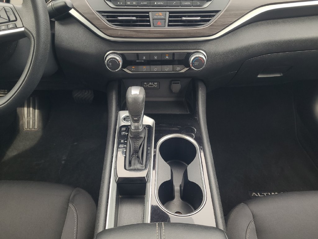 Used 2024 Nissan Altima 2.5 SV FWD image 11