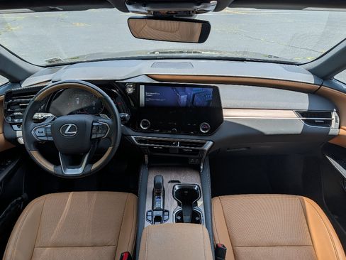 Used 2024 Lexus RX 350 Premium w/ Accessory Package (Z1) AWD/4WD image 32