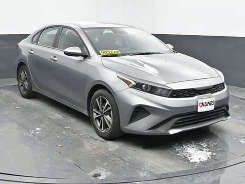 Used 2024 Kia Forte LXS image 2