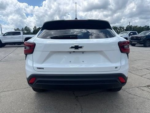Used 2026 Chevrolet Trax LT w/ Driver Confidence Package FWD image 4