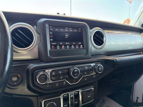 Used 2020 Jeep Wrangler Unlimited Sahara w/ Cold Weather Group AWD/4WD image 19
