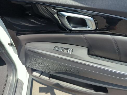 Used 2025 Kia Carnival SX Prestige FWD image 42