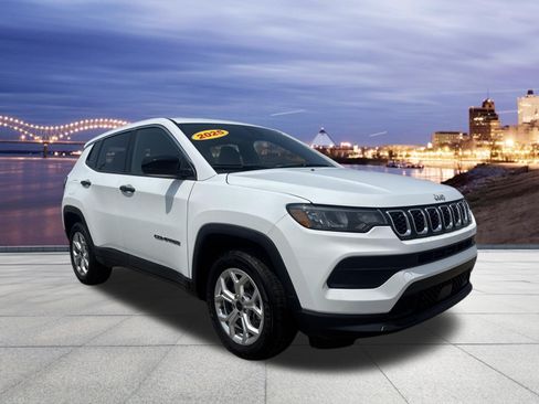 Used 2025 Jeep Compass Sport AWD/4WD image 4